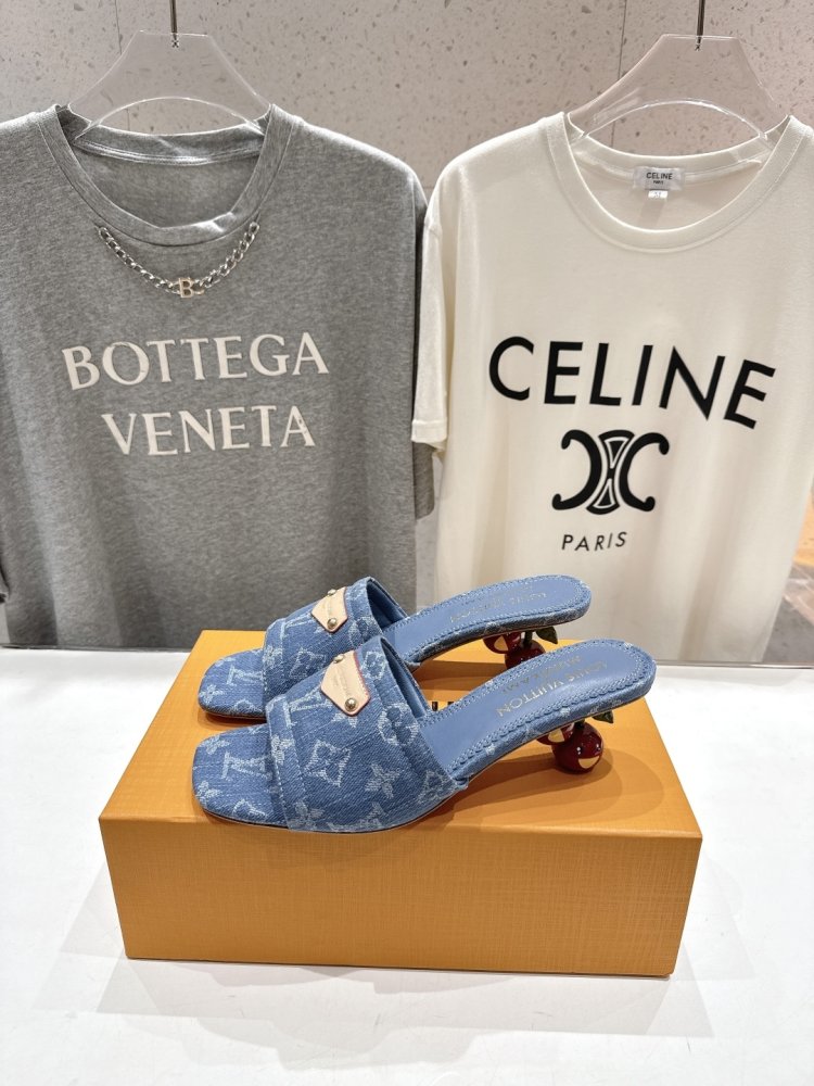 Босоніжки фото 3