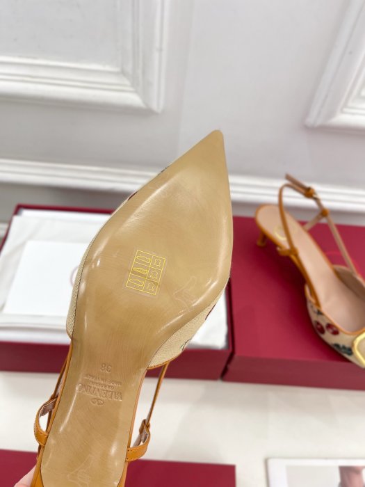 Босоножки фото 9