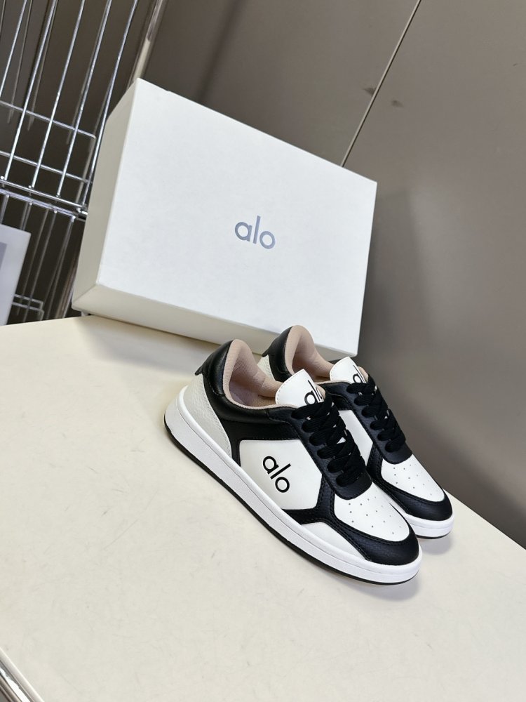 Кросівки жіночі фото 2