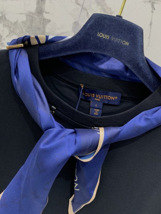 Футболка жіноча фото 3