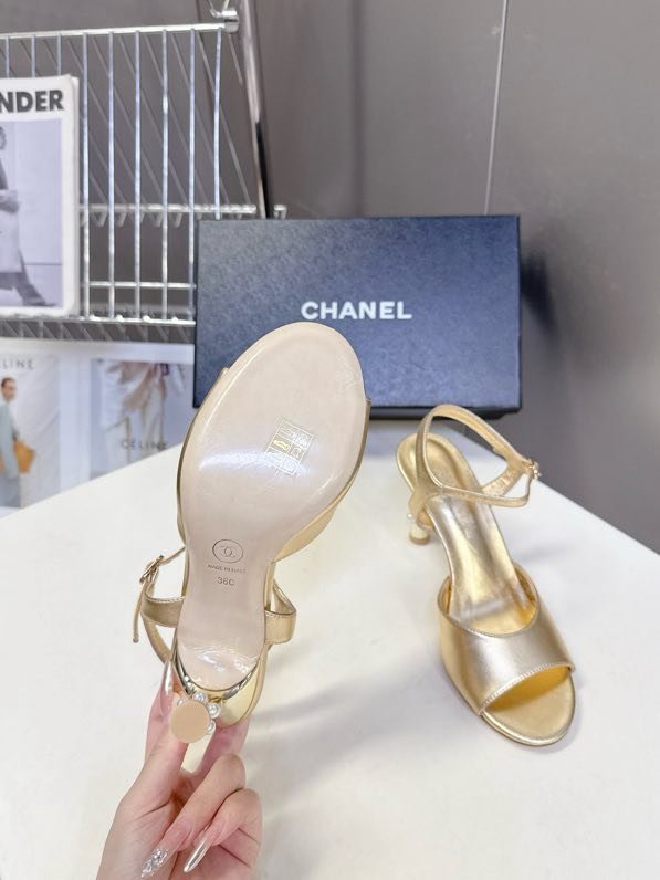 Босоножки фото 3