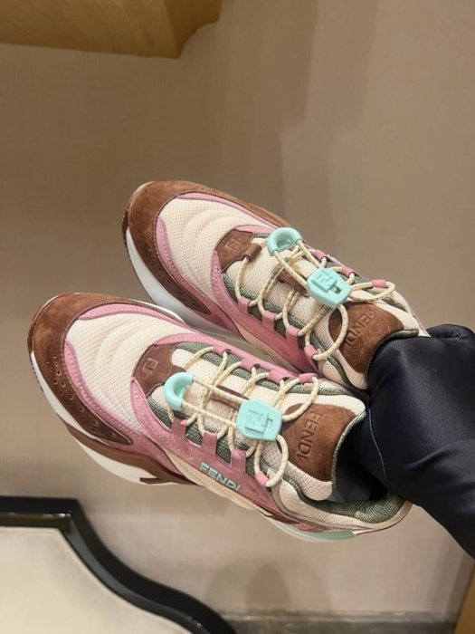 Кроссовки фото 6