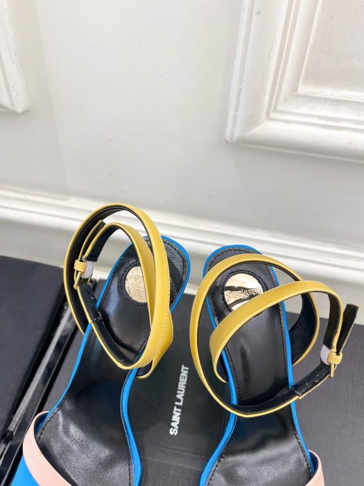 Босоножки фото 8