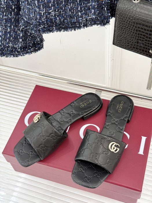 Шлепанцы фото 2