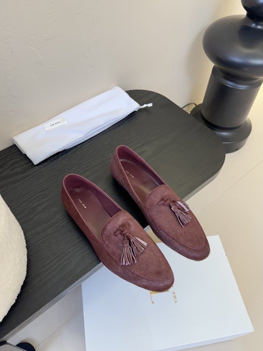 Лоферы женские