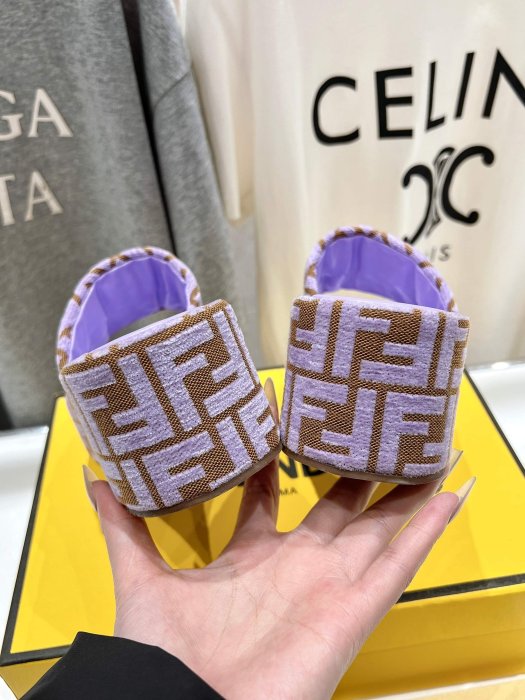 Шлепанцы фото 8