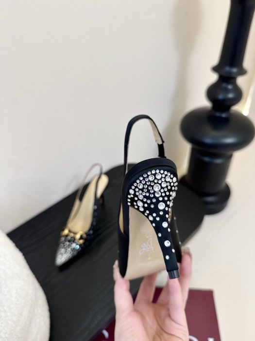 Босоножки фото 7