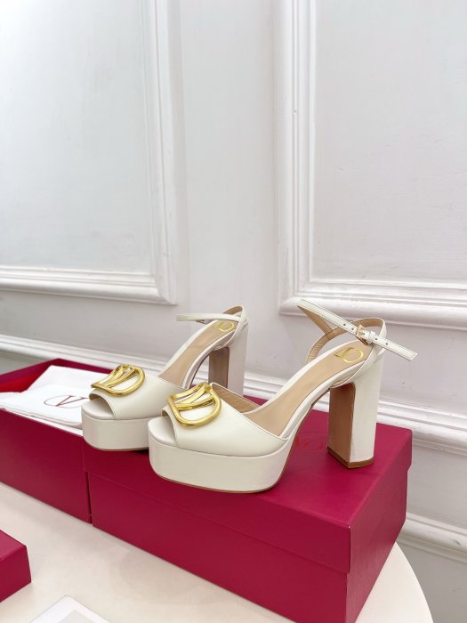 Босоножки фото 2