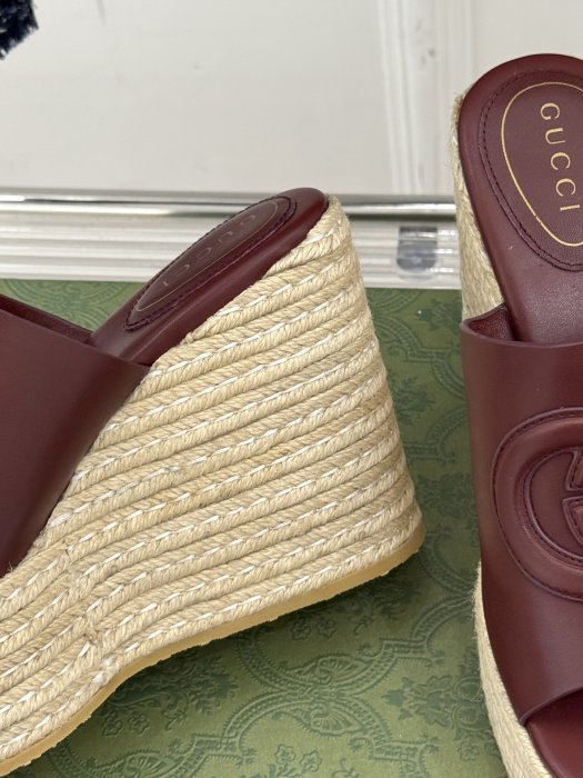 Босоножки фото 6