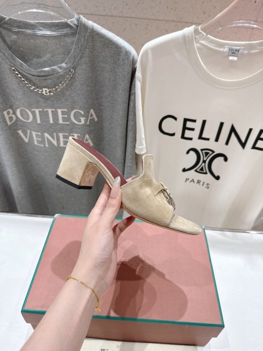 Босоножки фото 5