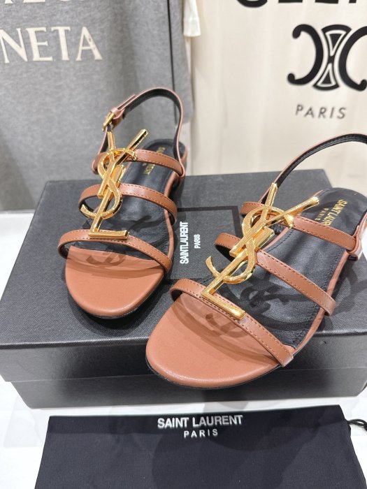 Босоножки фото 7