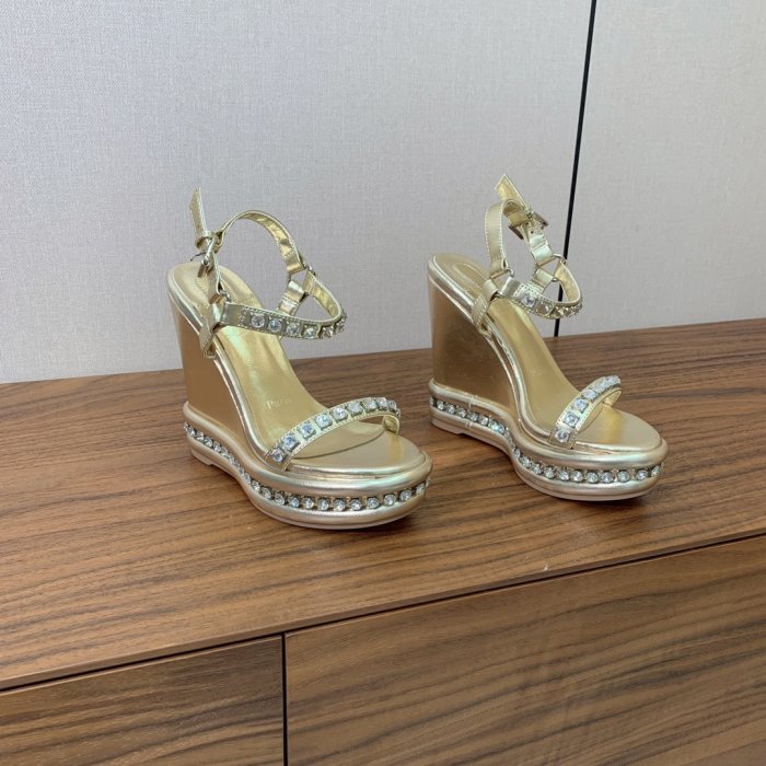 Босоножки фото 4