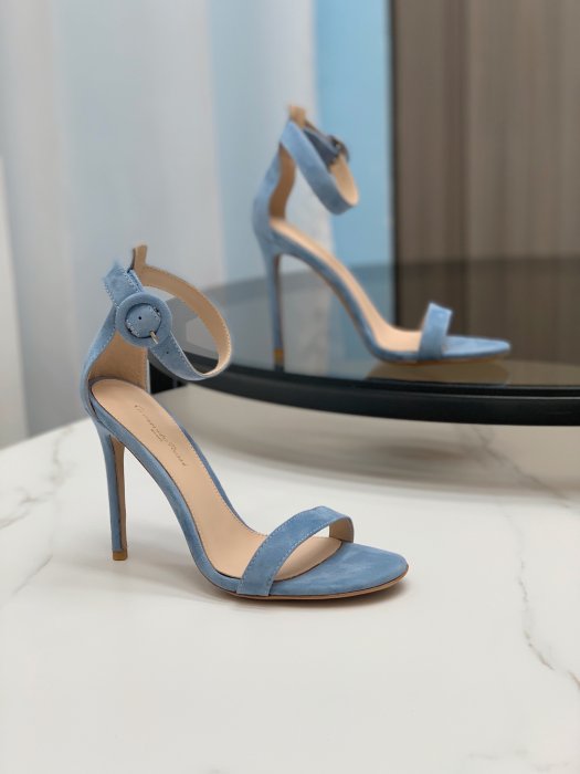 Босоножки фото 7