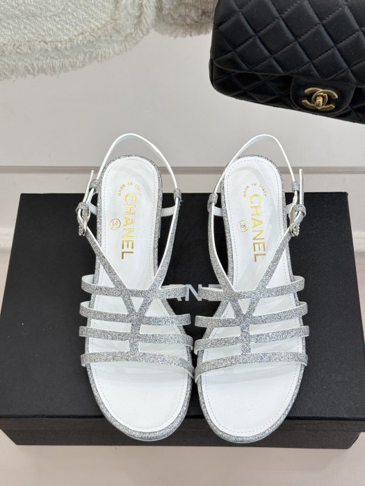 Босоножки фото 4