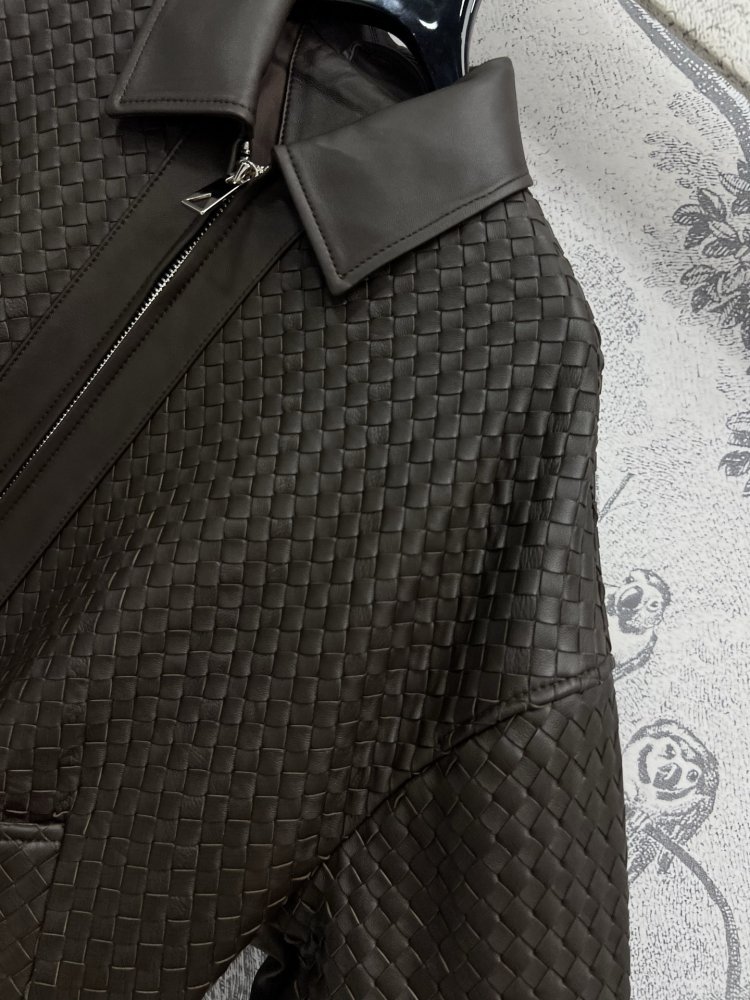 Jacket women's leather фото 6