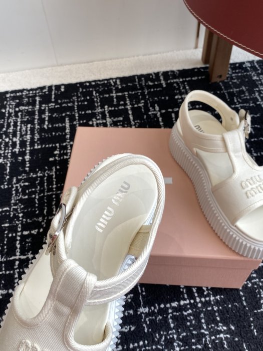 Сандалии женские фото 7