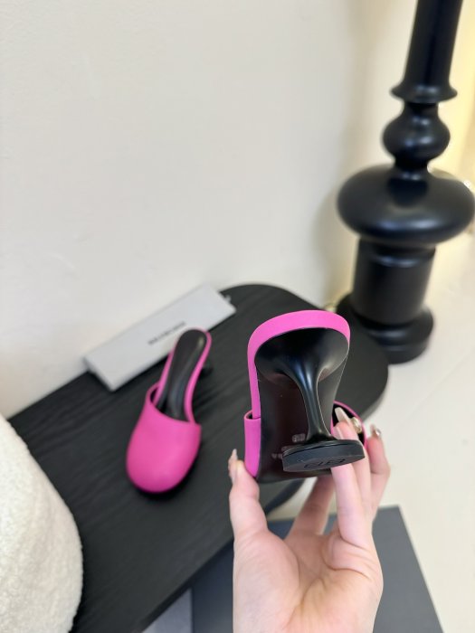 Шлепанцы женские фото 6