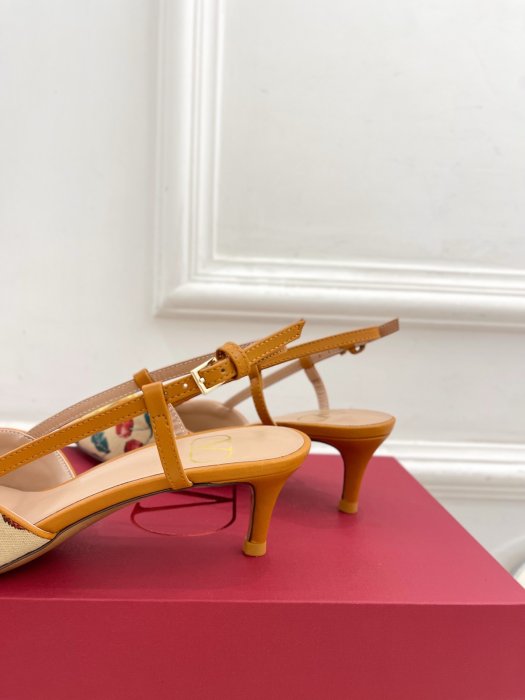 Босоножки фото 6