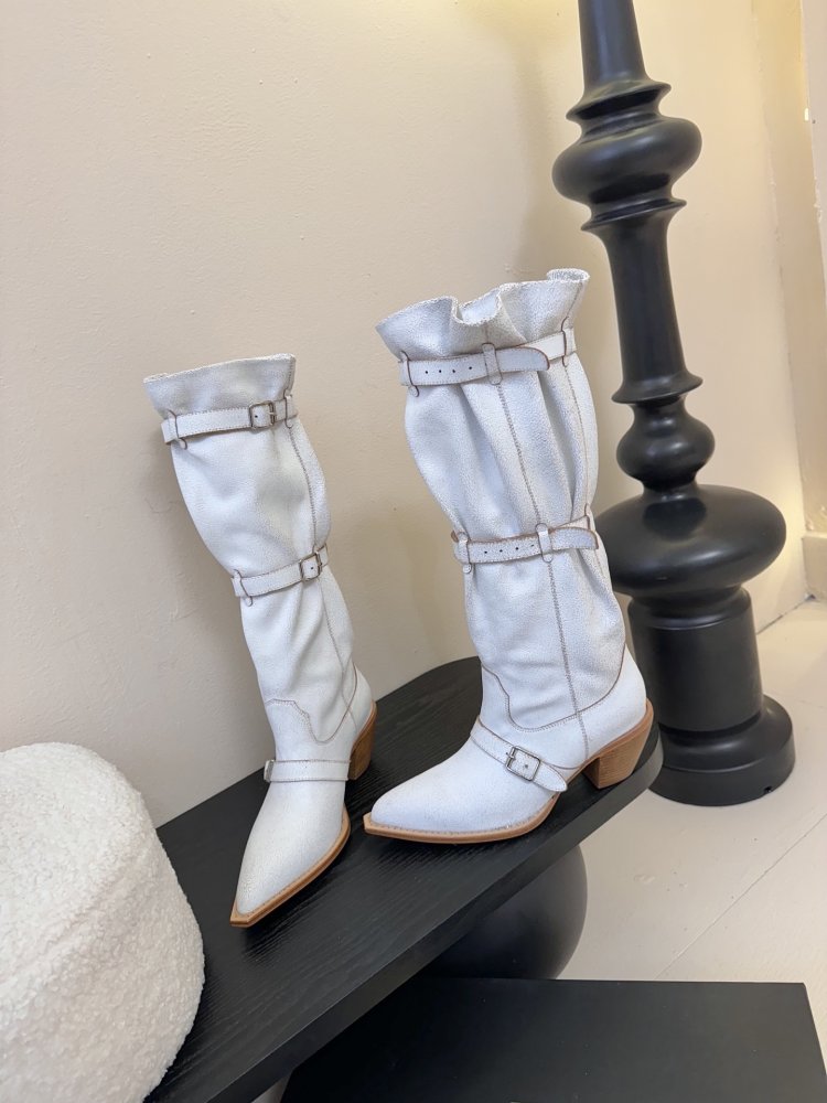 Boots women's фото 3