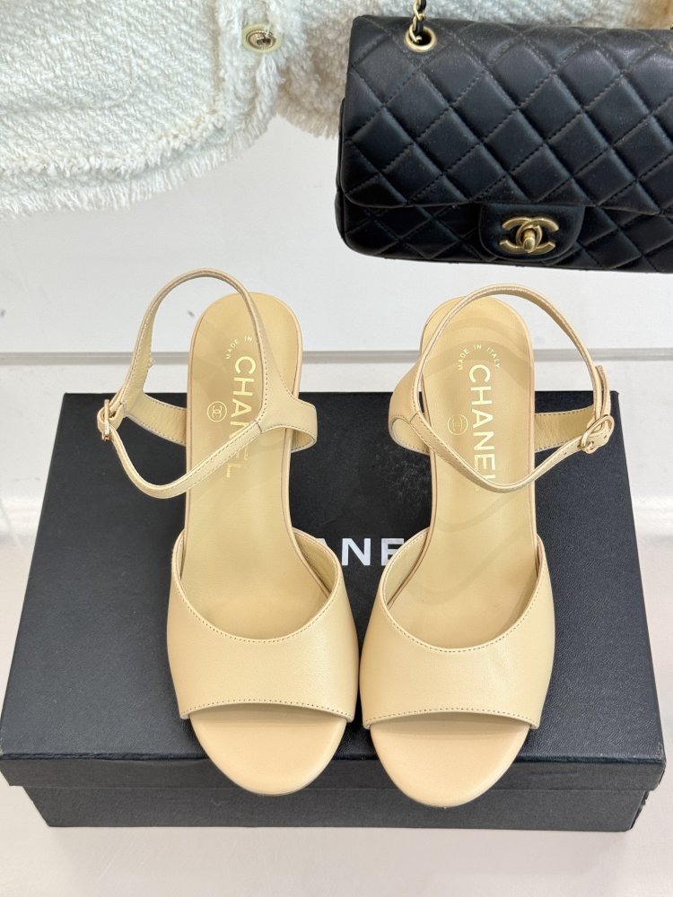 Босоножки фото 4