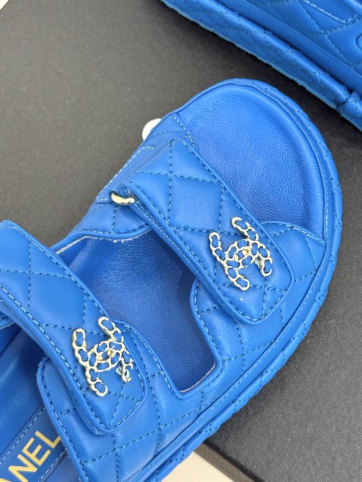 Шлепанцы женские фото 7