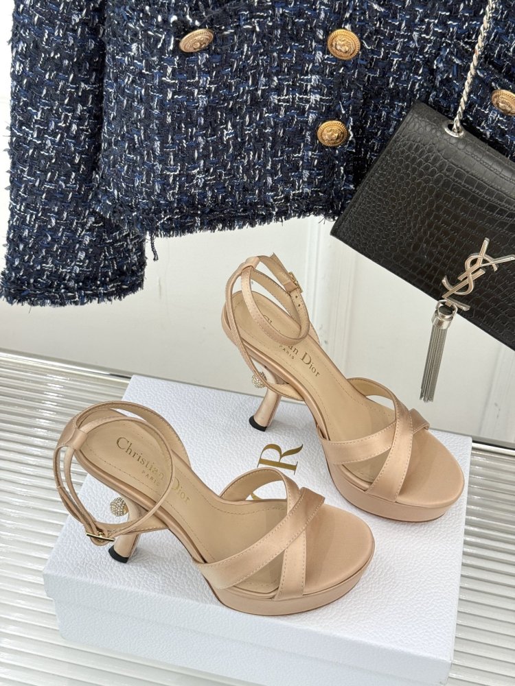 Босоножки фото 3