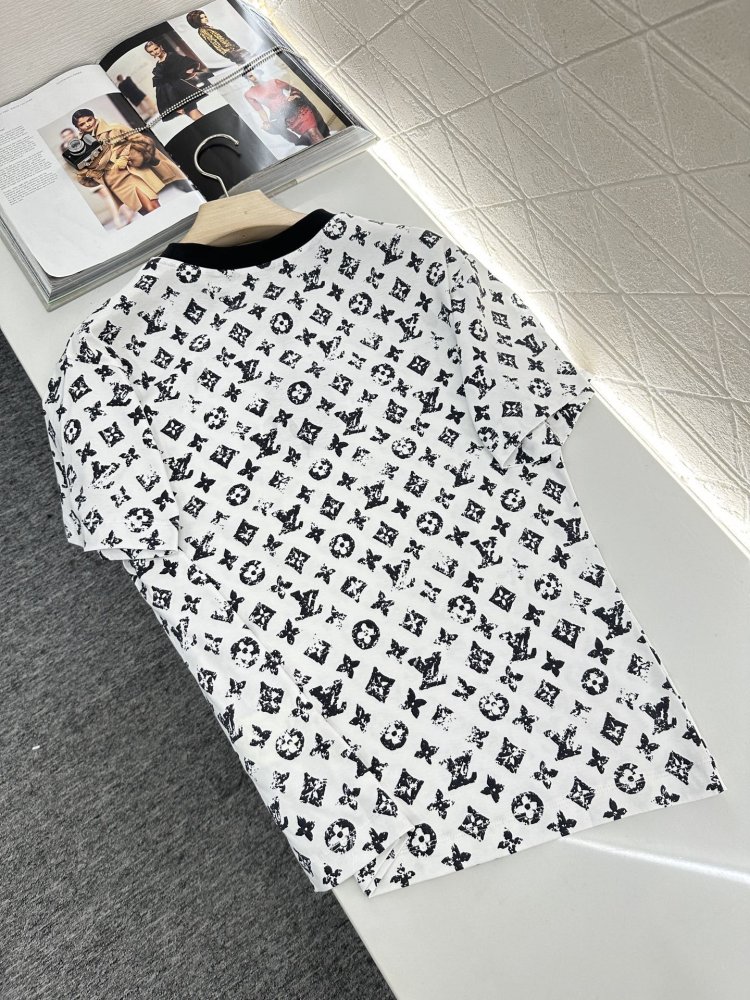 Футболка жіноча фото 2