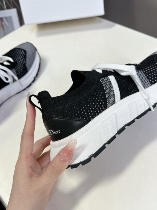 Кроссовки женские фото 4