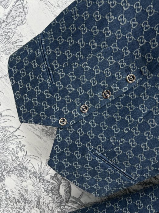 Costume female фото 3