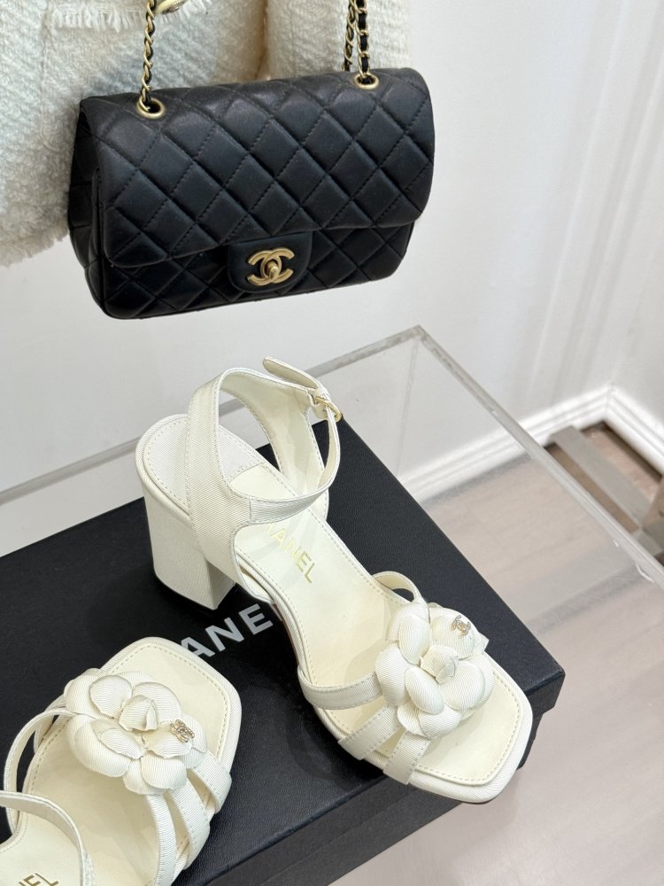 Босоножки фото 5