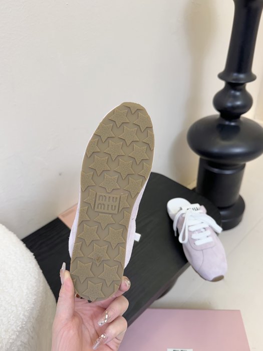 Кроссовки фото 6