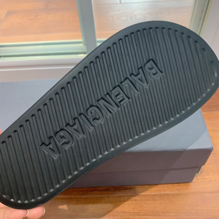 Шлепанцы фото 7