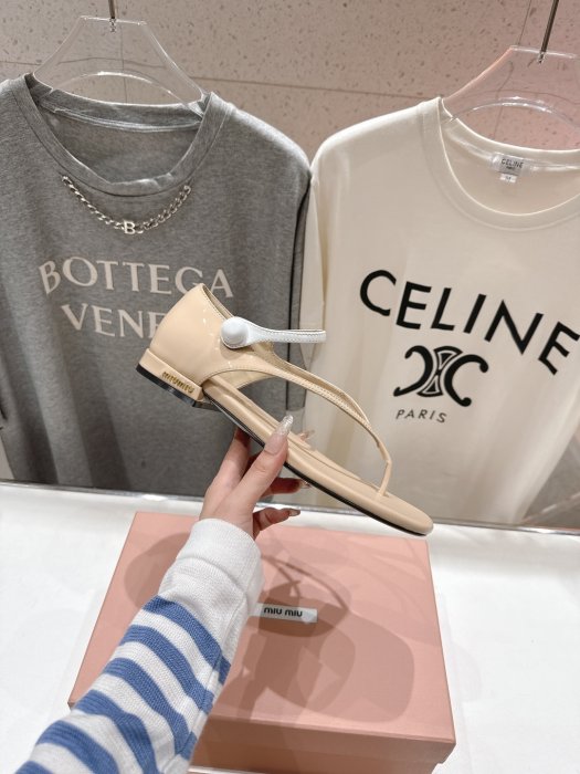 Босоножки фото 5