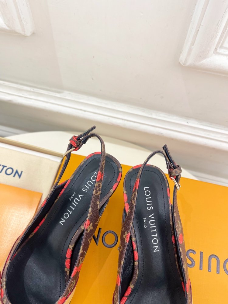 Босоножки фото 7