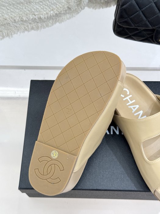 Шлепанцы фото 9