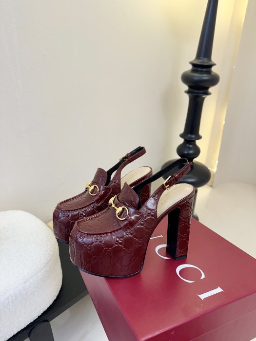 Босоножки фото 5