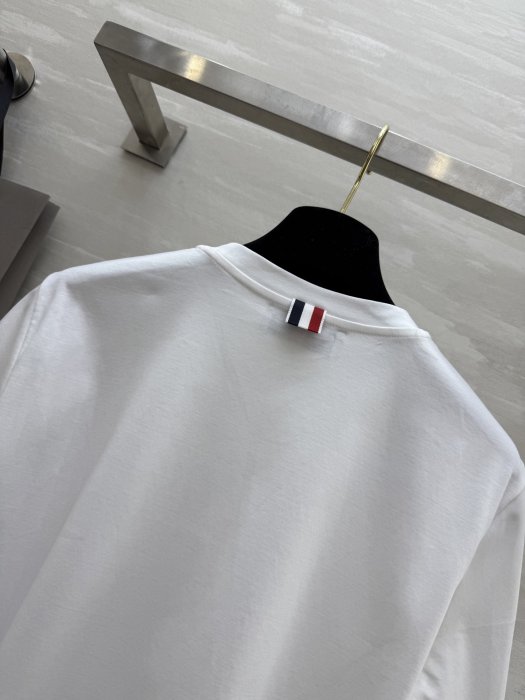 Футболка жіноча фото 5