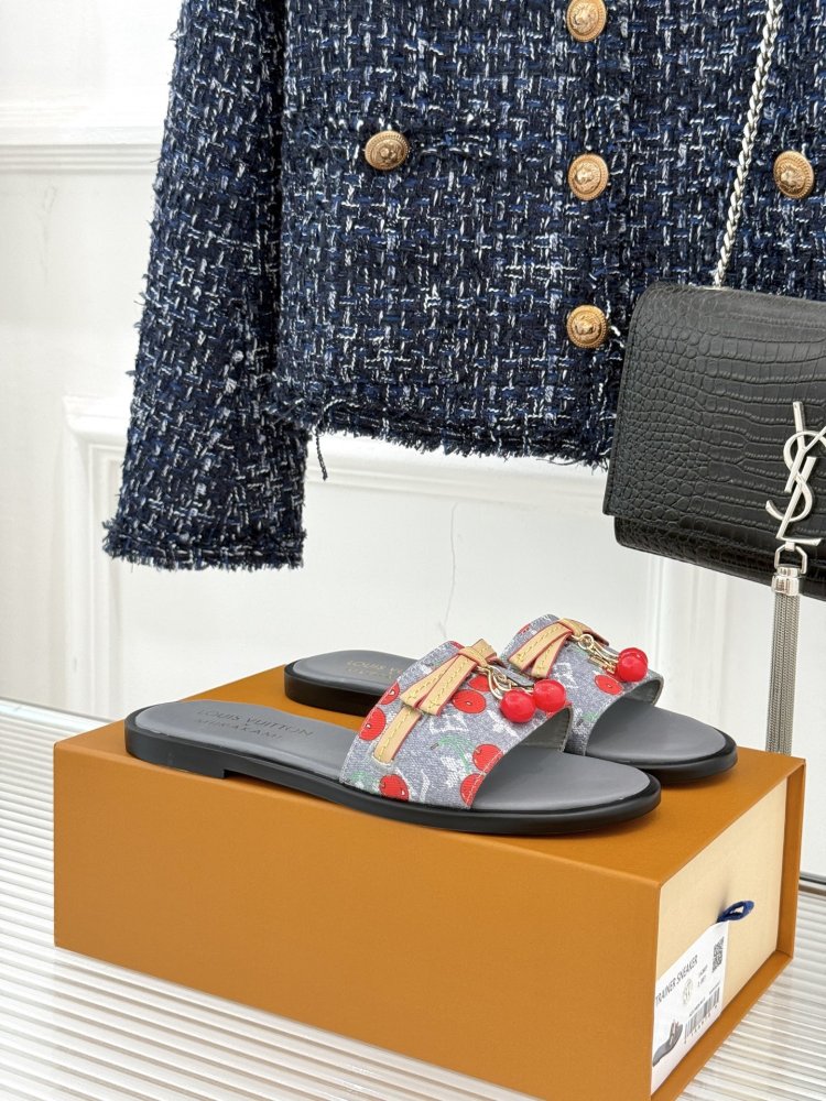 Шльопанці жіночі