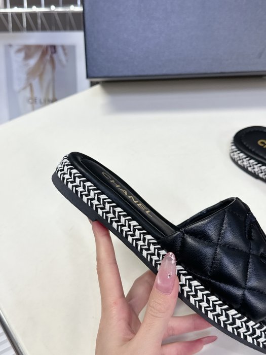 Шлепанцы фото 9