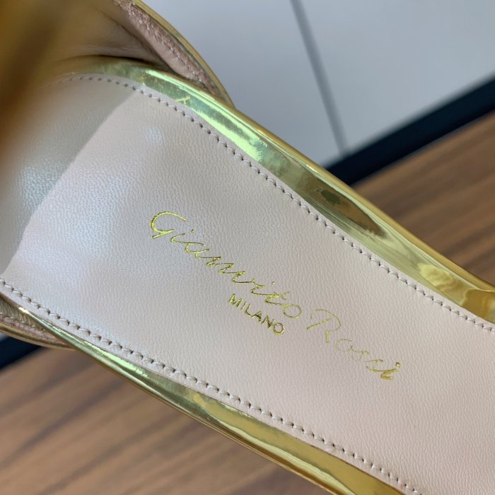 Босоножки фото 8