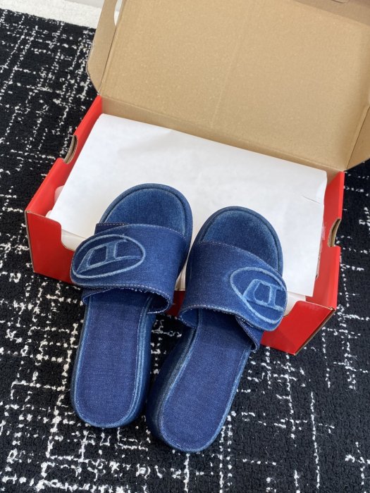 Шльопанці жіночі фото 4