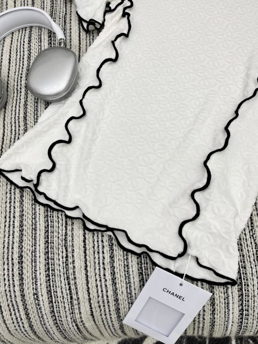 Футболка жіноча фото 4