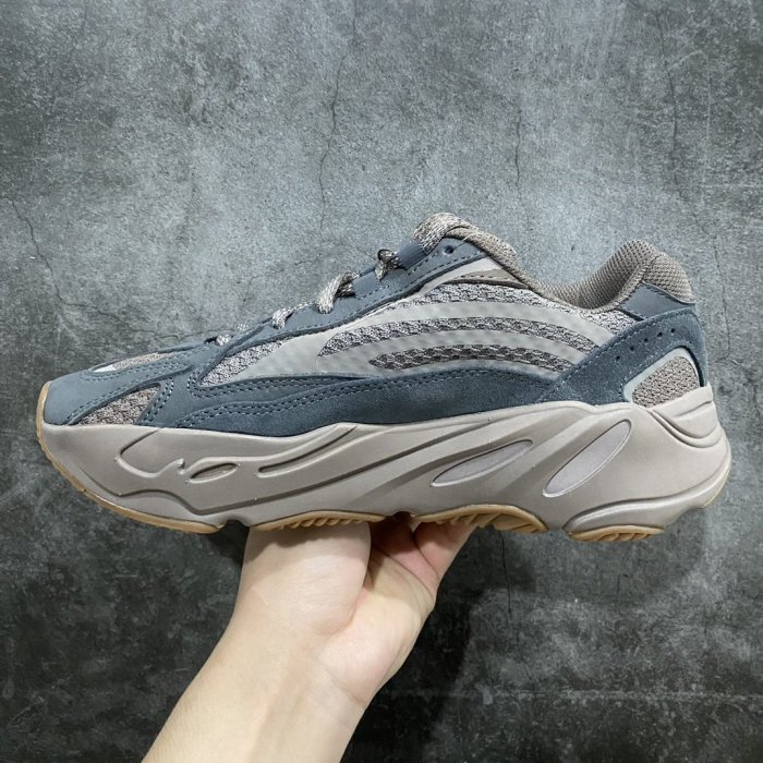 Кросівки Yeezy 700v2 Mauve GZ0724 фото 2