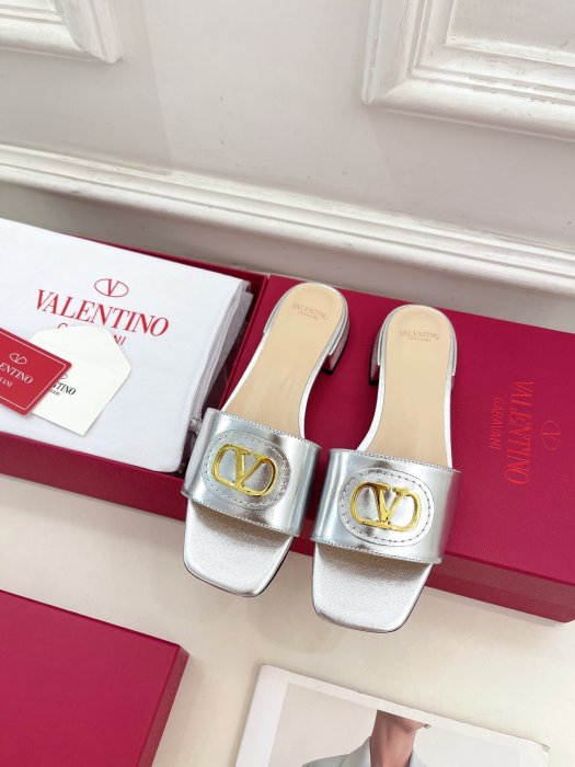 Босоножки фото 5