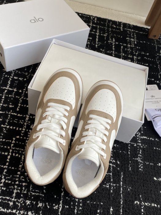 Кроссовки женские фото 4