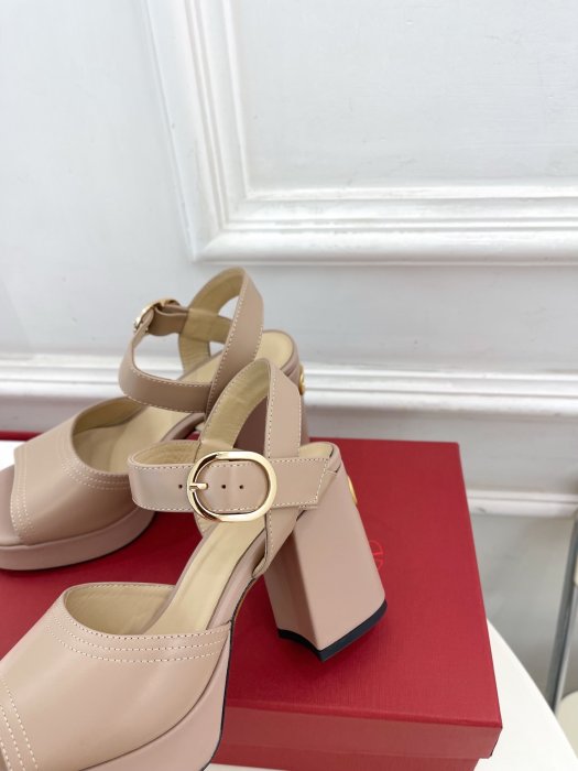 Босоножки фото 5