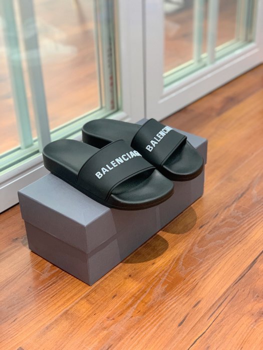 Шлепанцы фото 4