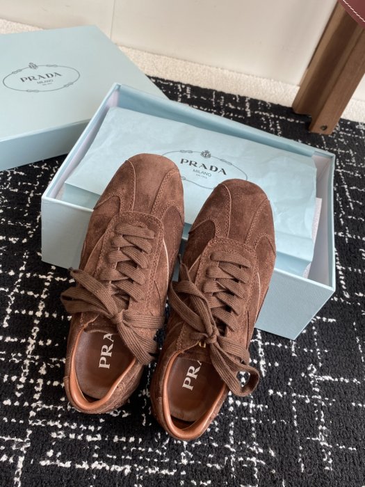 Кроссовки женские фото 4