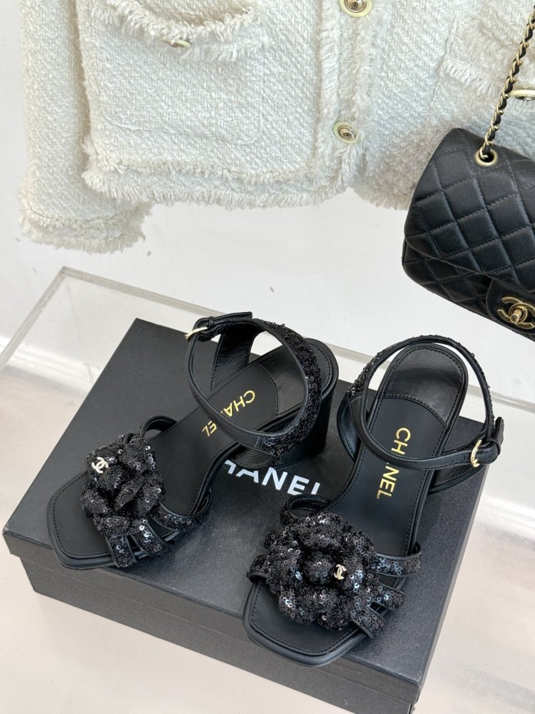 Босоножки фото 2