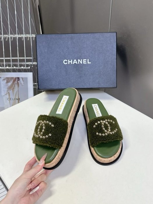 Шлепанцы женские фото 4